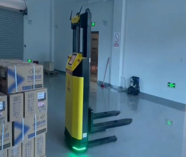 激光SLAM導(dǎo)航托盤叉車